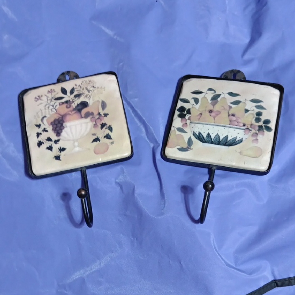 Elegant Fruit Design Wall Hooks
